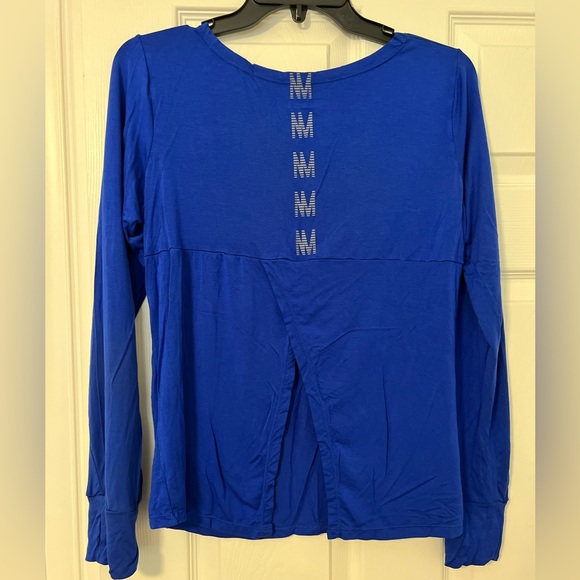 Nicole Miller Sport Split Back Top - Picture 12 of 14